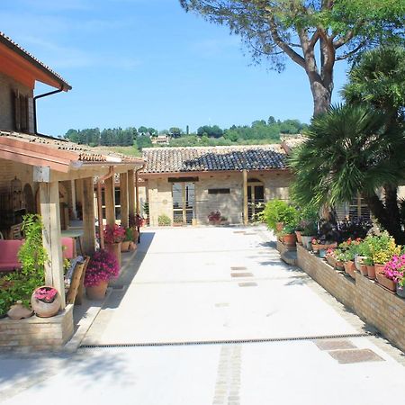 B&B Il Cavallino Civitanova Alta Exterior foto